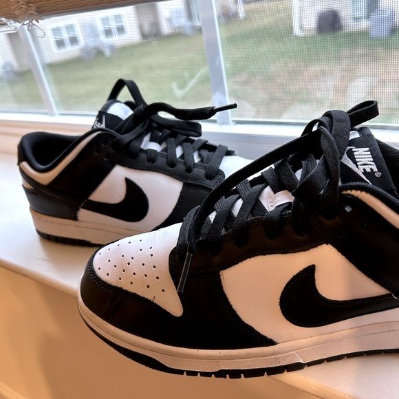 nike shoes mens black and white